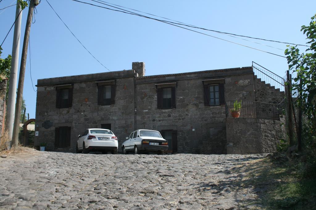 Assos Bohemian Hotel Bagian luar foto