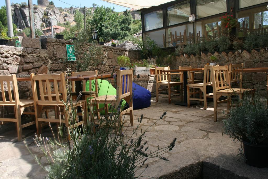 Assos Bohemian Hotel Bagian luar foto