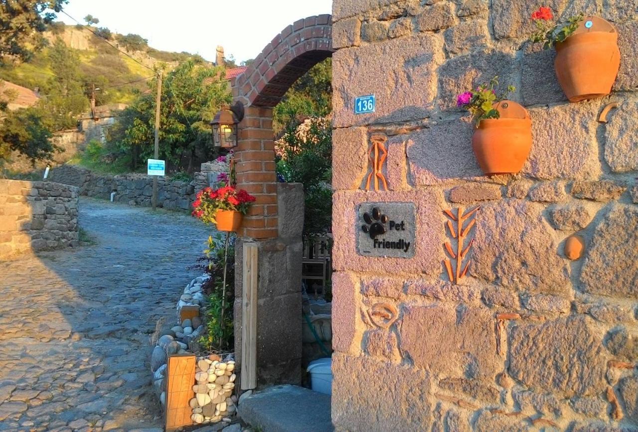 Assos Bohemian Hotel Bagian luar foto